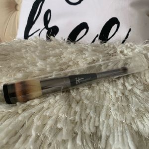 IT Cosmetics - Heavenly Luxe dual brush